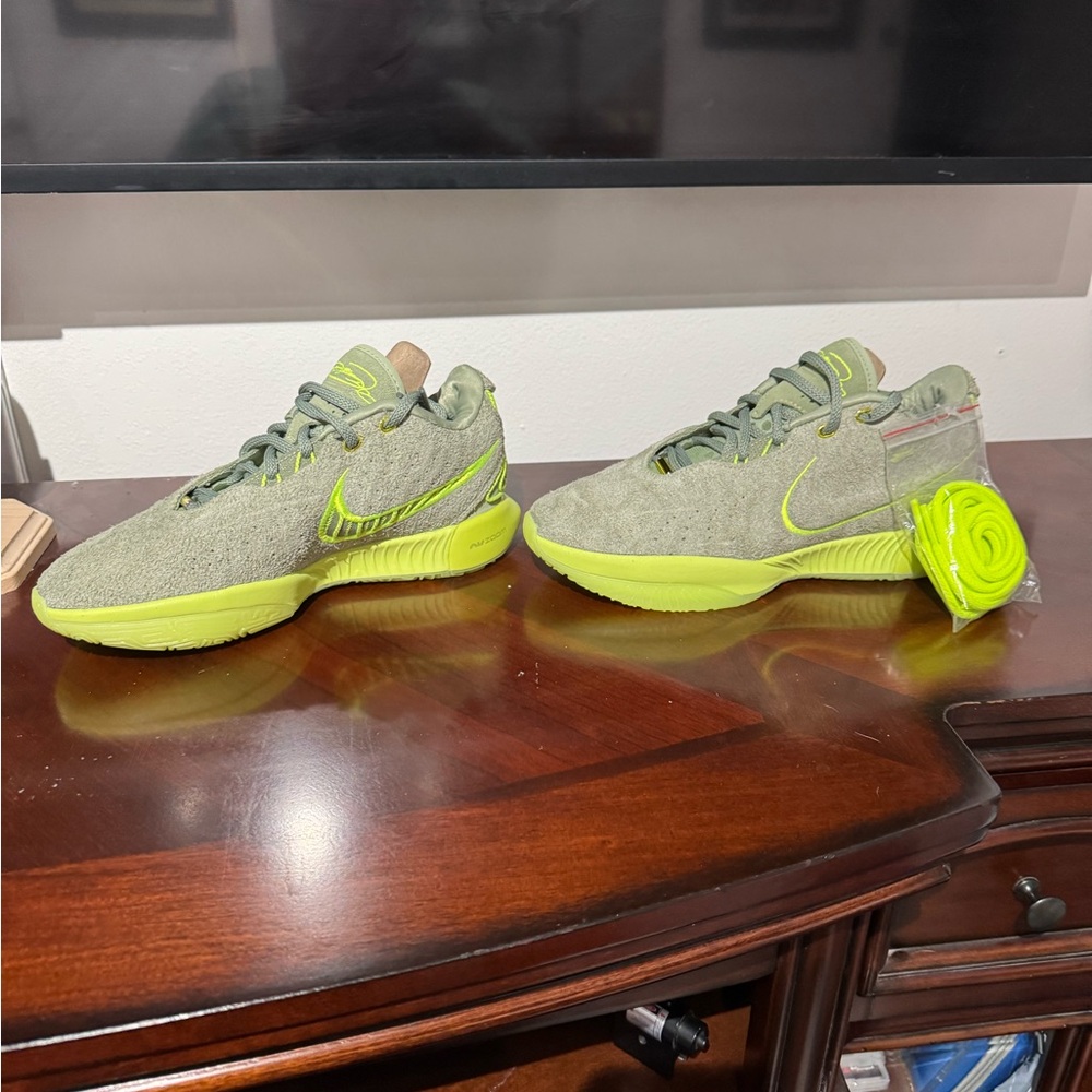 Nike LeBron 21 Algae Men's Size 8